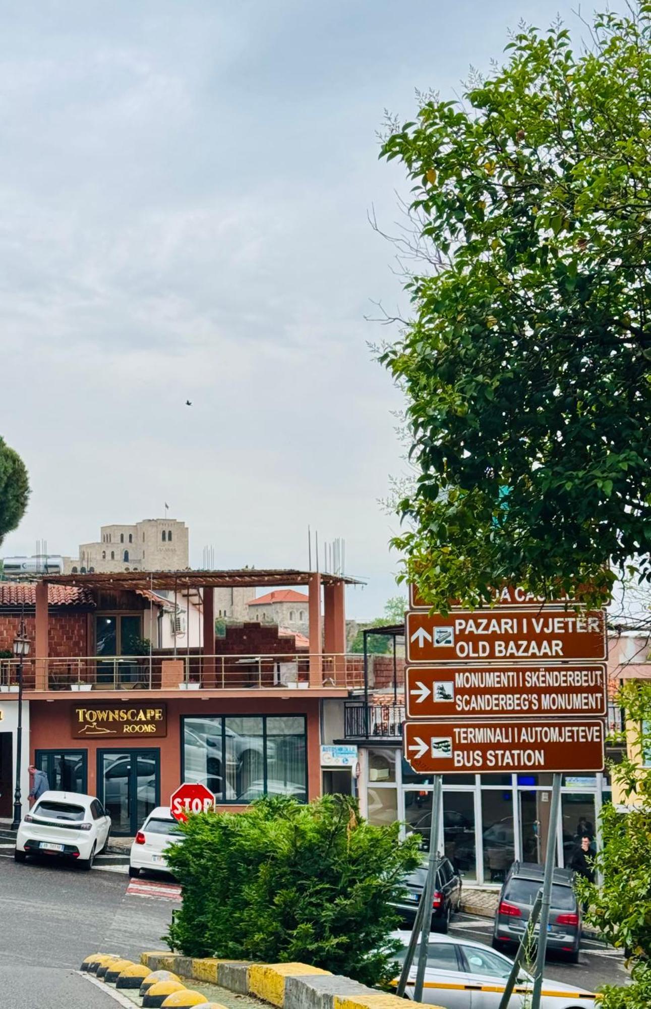 Kruja Townscape Rooms エクステリア 写真